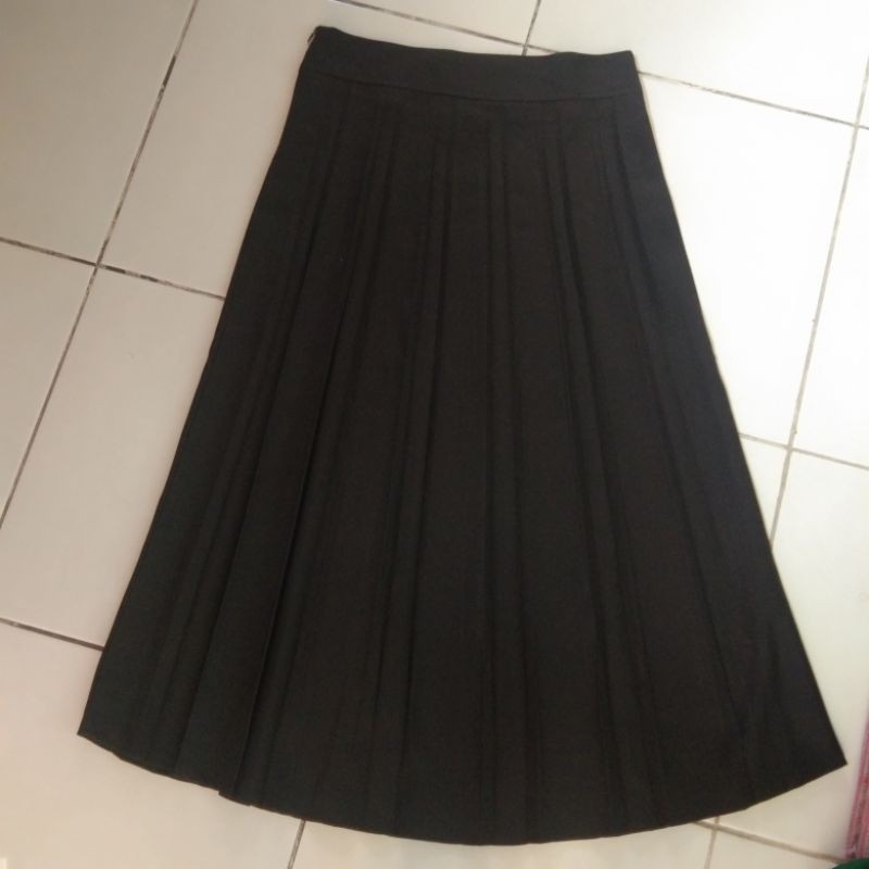 Rok span rok panjang hitam tekstur rok garis garis