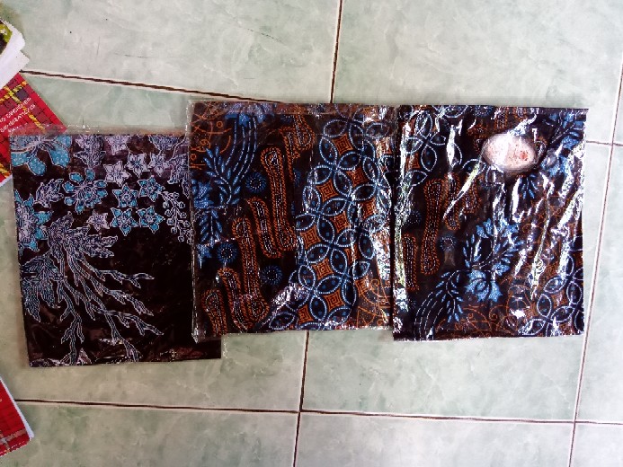 Maura Couple - Sania Ruffle Batik Couple Ori Ndoro Jowi Garansi Termurah Shopee -  Batik Modern Solo
