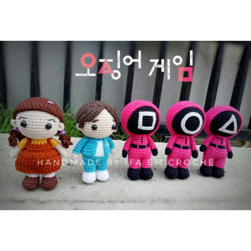 Amigurumi boneka squid game / gantungan kunci boneka squid game