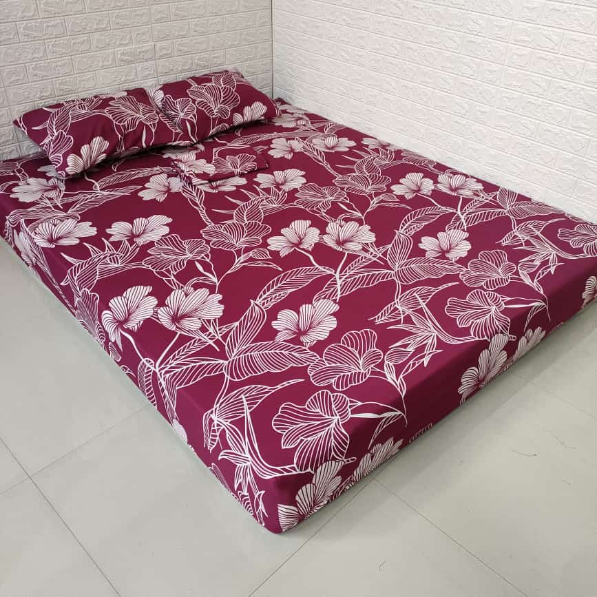 Sprei Flowers Maroon