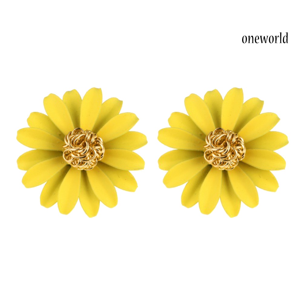 OW@ Women Sweet Daisies Flower Shaped Stud Earrings Jewelry Valentine Day Gift