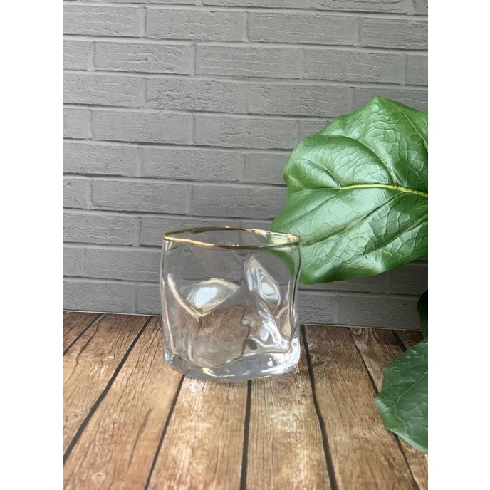 Curvy Whisky Glass - Gold rim