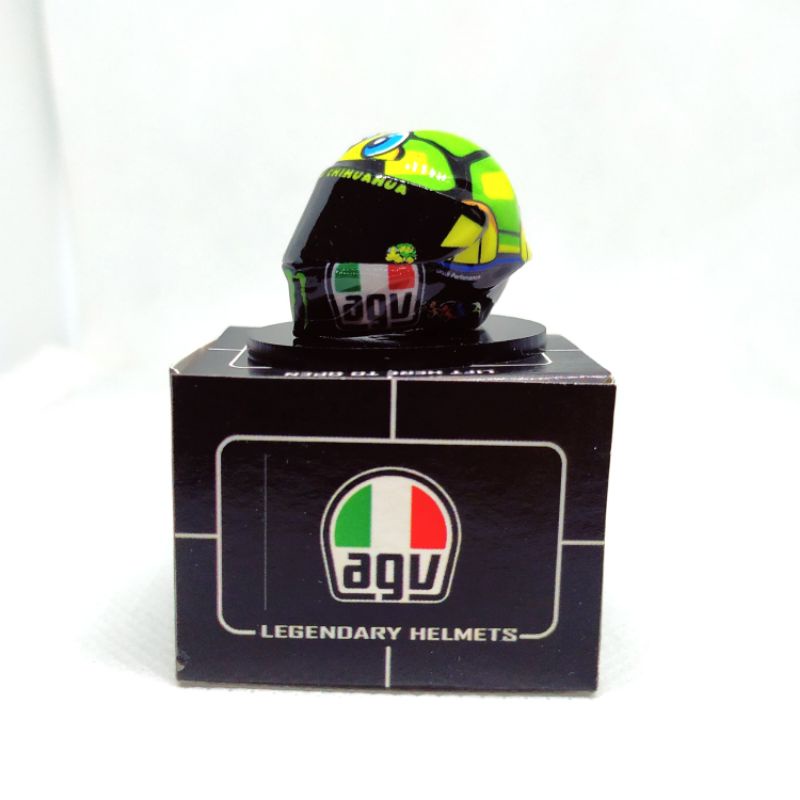 miniatur helm valentino rossi mugello 2013 skala 12