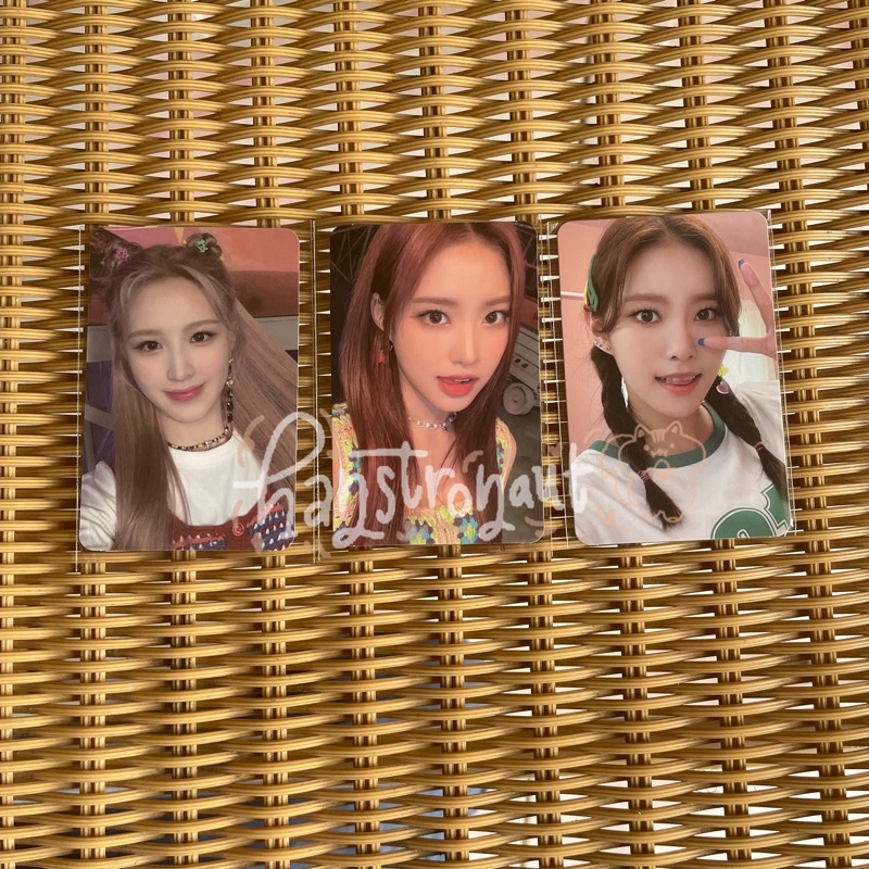 WEEEKLY PHOTOCARD PC PLAY GAME HOLIDAY PG ALBUM