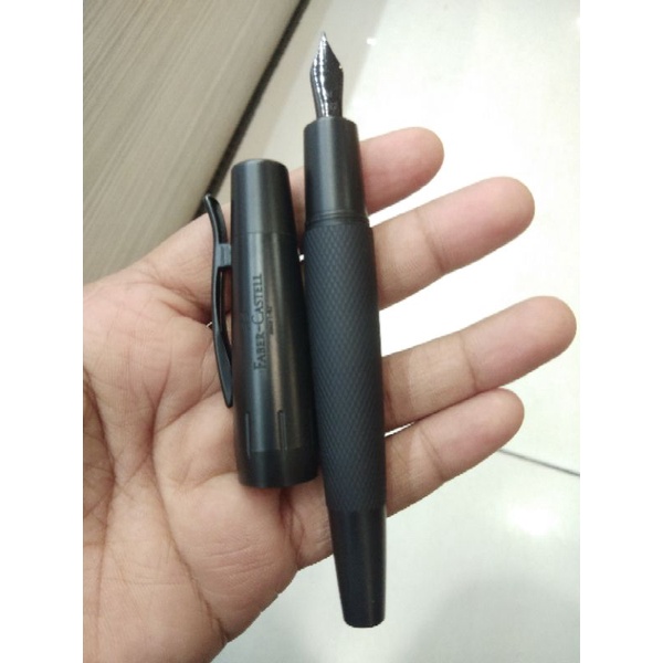 

Emotion Pure Black || Faber Castell