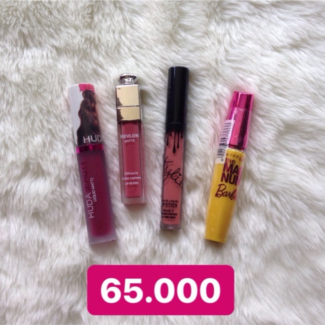 Lipgloss matte Huda, Revlon, Kylie + Maskara Maybelline magnum Barbie // Lipmatte // Lipstick