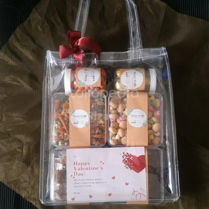 

Parsel Ramadan Kue Kering Kurma - Rizan Food GOLD