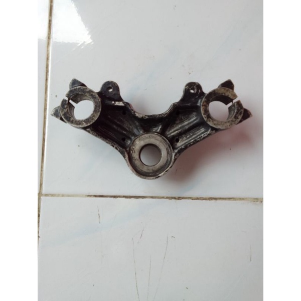 SEGITIGA T ATAS SKAK DEPAN GL100 GL125 ORI