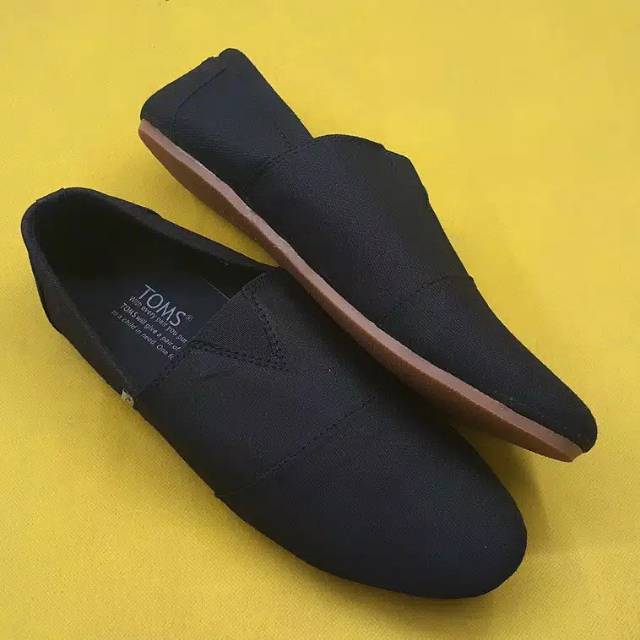 Sepatu toms