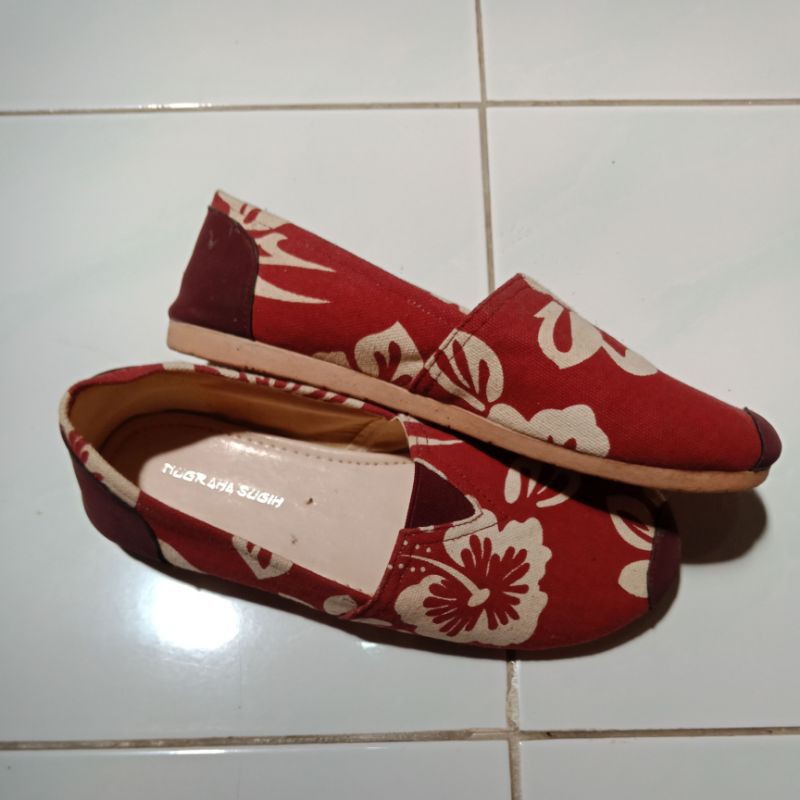 [ PRELOVED ] sepatu sandal | sandal pantai bunga vintage
