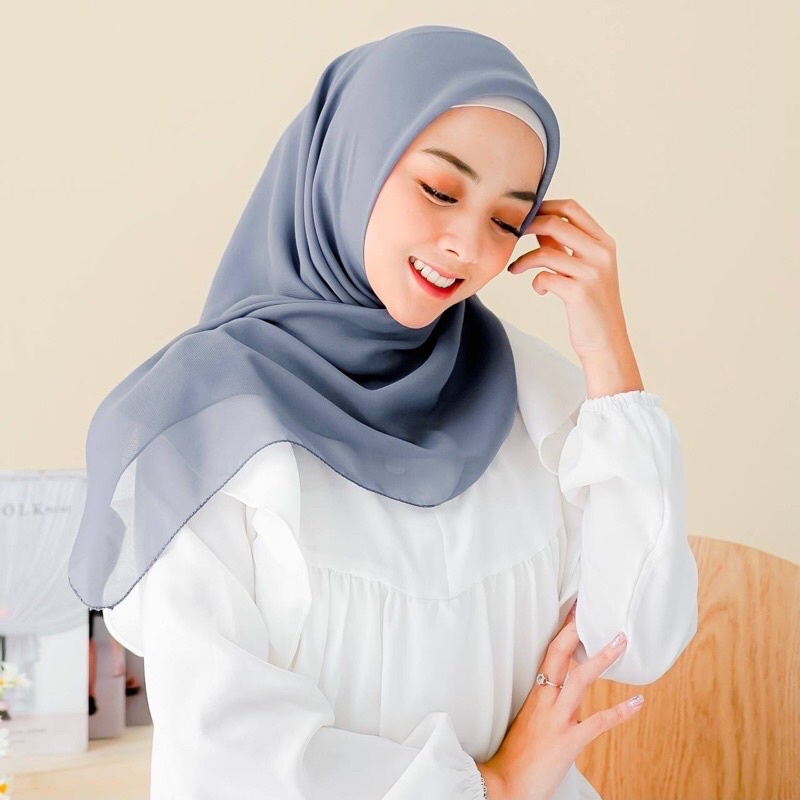 Hijab Segiempat || Bella Square Pollycotton Premium polos 115x115 || Jilbab Bella Square Polos Part 2-BELLA DARK GREY