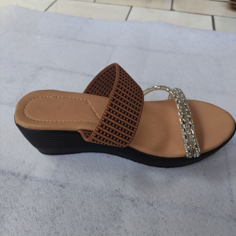 Sandal Slop Cewek Murah Elegant  Sol Tebal Sandal Wanita Modern