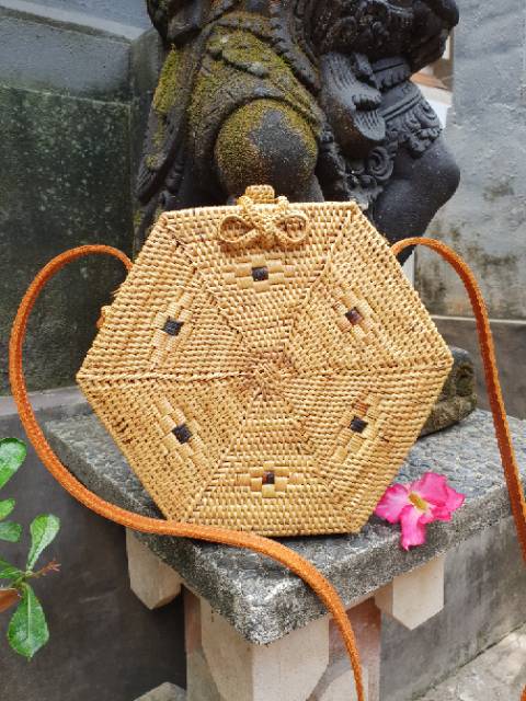 Tas Rotan Wanita Hexagon