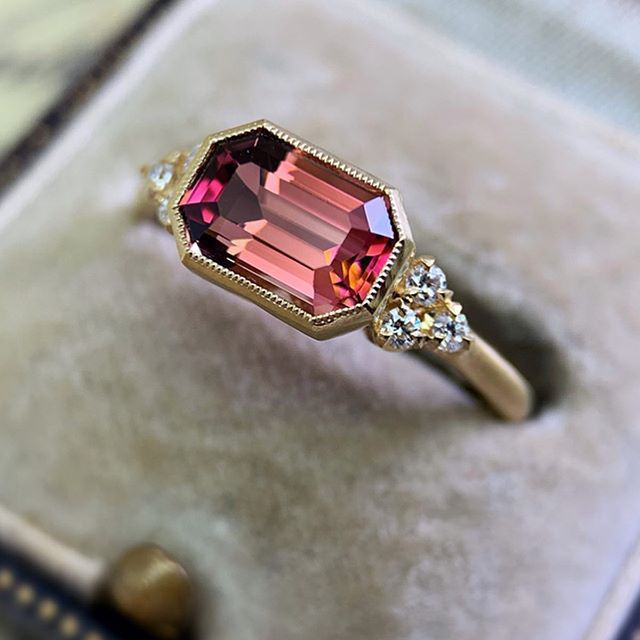 Cincin Emas Wanita Hias Topaz Ruby Dan Berlian Permata Korea Cincin Tunangan Titanium Anti Karat