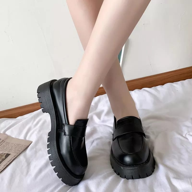 Sepatu Wanita Docmart Loafers WORK Black Dof PREMIUM RH 002