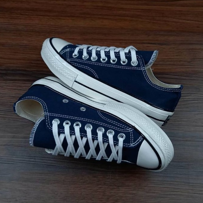 sepatu converse navy