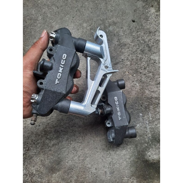 kaliper depan tokico gsx600 kanan