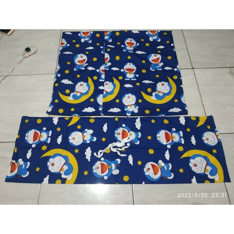 Sarung Bantal dan Sarung Guling Motif DORAEMON