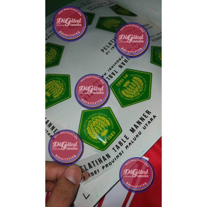 

CETAK STIKER KROMO A3 + LAMINATING GLOSSY/DOFF (PRINT & CUT)