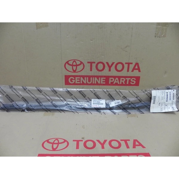 Pelipit Pintu Karet Kaca Luar Rush Terios 68161-BZ050 68162-BZ040 68163-BZ050 68164-BZ040