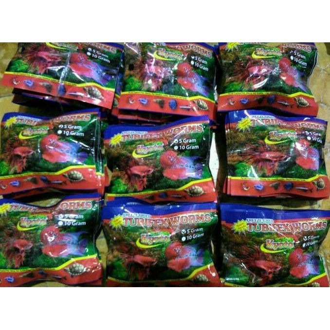 

Cacing beku kering pakan ikan