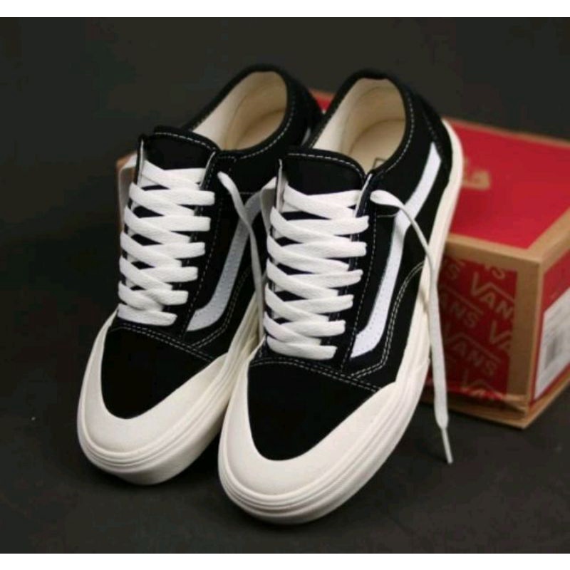 100% PREMIUM VANS OLD SKOOL HALF MOON BLACK WHITE IMPORT MADE IN CHINA