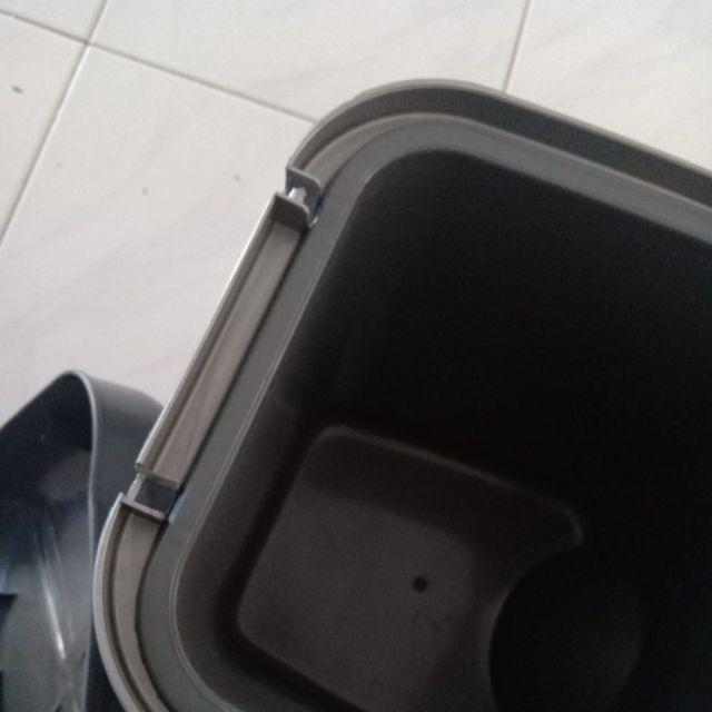 Tempat Sampah Injak - Tong Sampah Injak Uk. 10 Liter