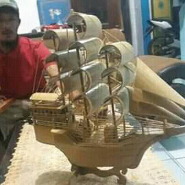 Kapal pesiar replika