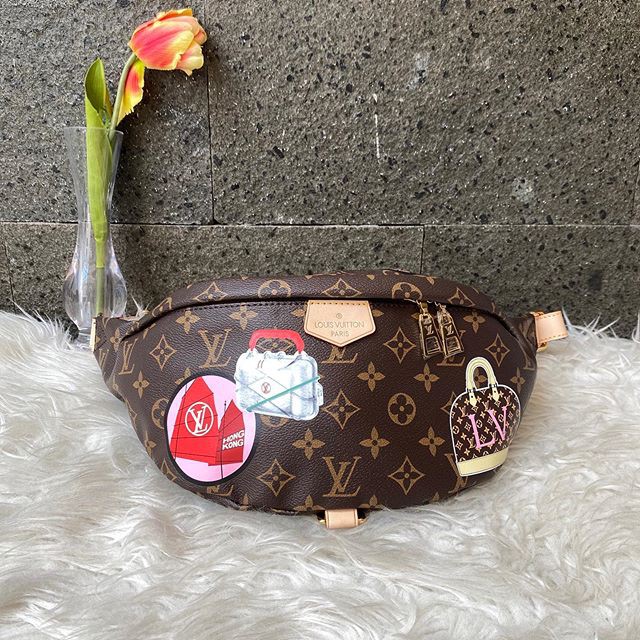 louis vuitton world tour bum bag