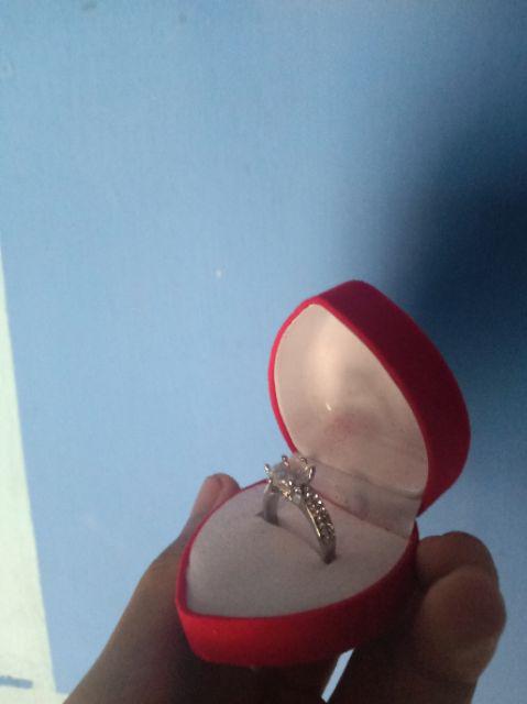 Kotak Cincin Bludru Merah Ring Box Tempat Cincin