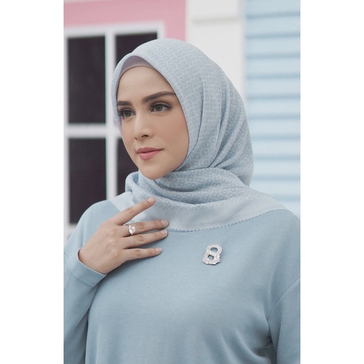 Buttonscarves Tapis Satin Square