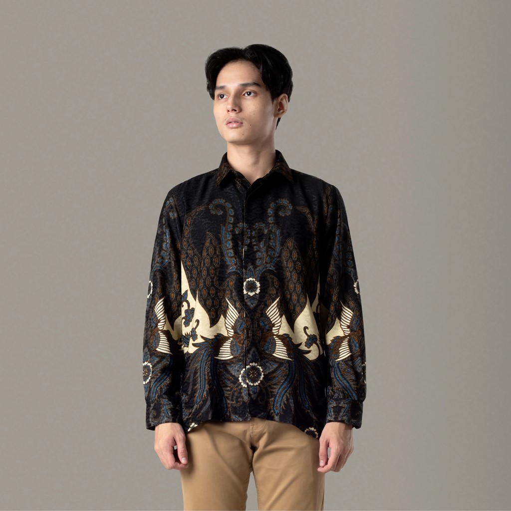 Benhill Kemeja Pria Batik Sutra Dobby Lengan Panjang  Hitam Motif 25087