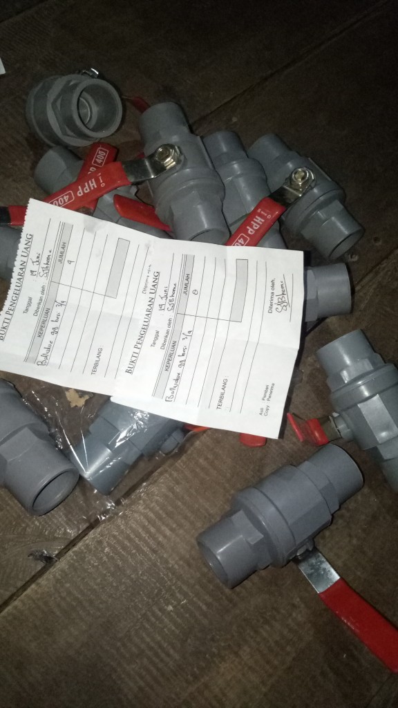 Ball Valve Pvc 3/4 Gagang Stainless  Dilapisi Karet Mdn