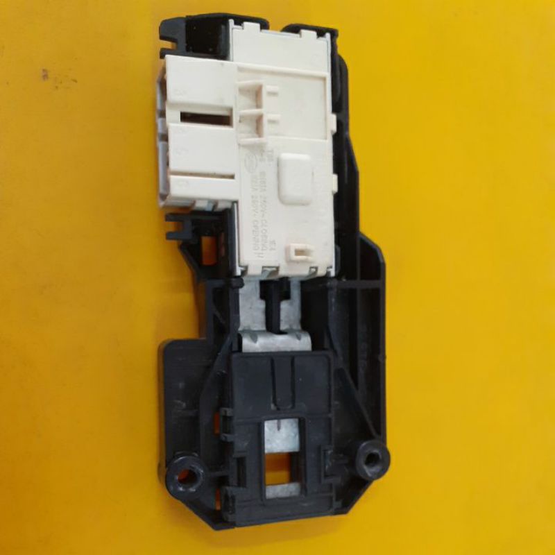 Doorlock mesin cuci electrolux front loding original