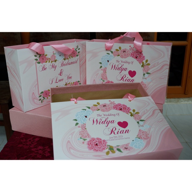 

Paperbox Bridesmaid Exclusive