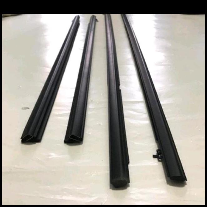 Pelipit Kaca Honda Freed Original