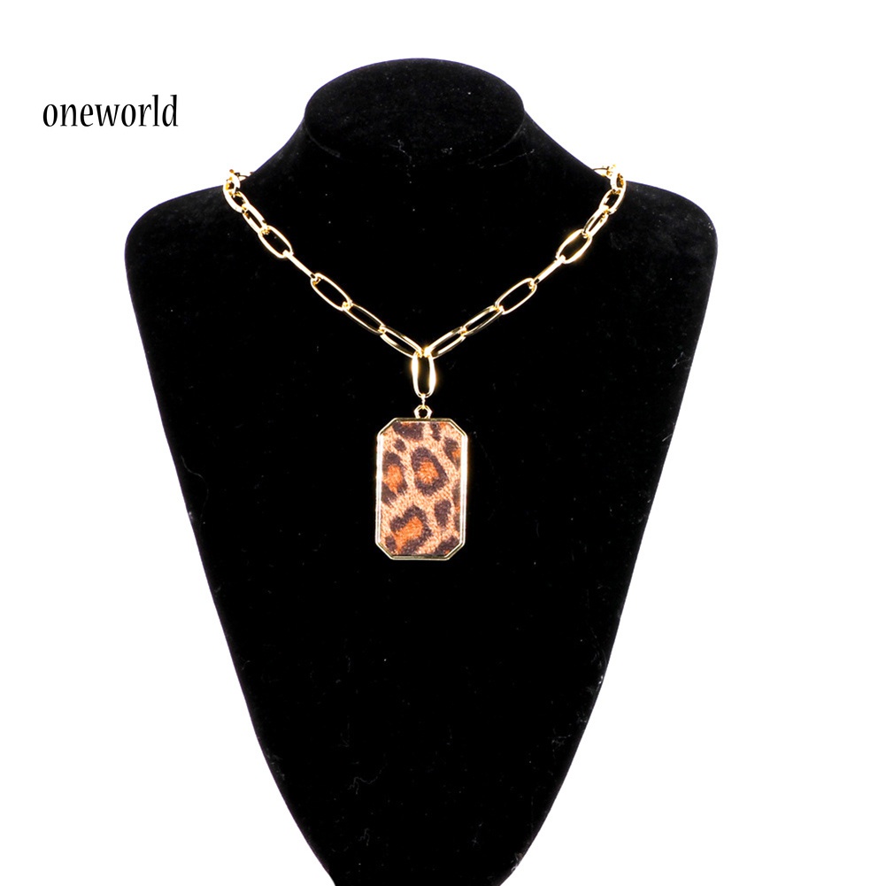 Kalung Rantai Panjang Liontin Persegi Motif Print Leopard Untuk Wanita