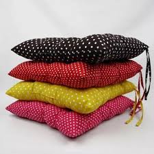 BANTAL ALAS KURSI DUDUK POLKADOT/BANTAL ALAS KURSI BANTALANkursi KURSI BANTAL LESEHAN LANTAI SILICON