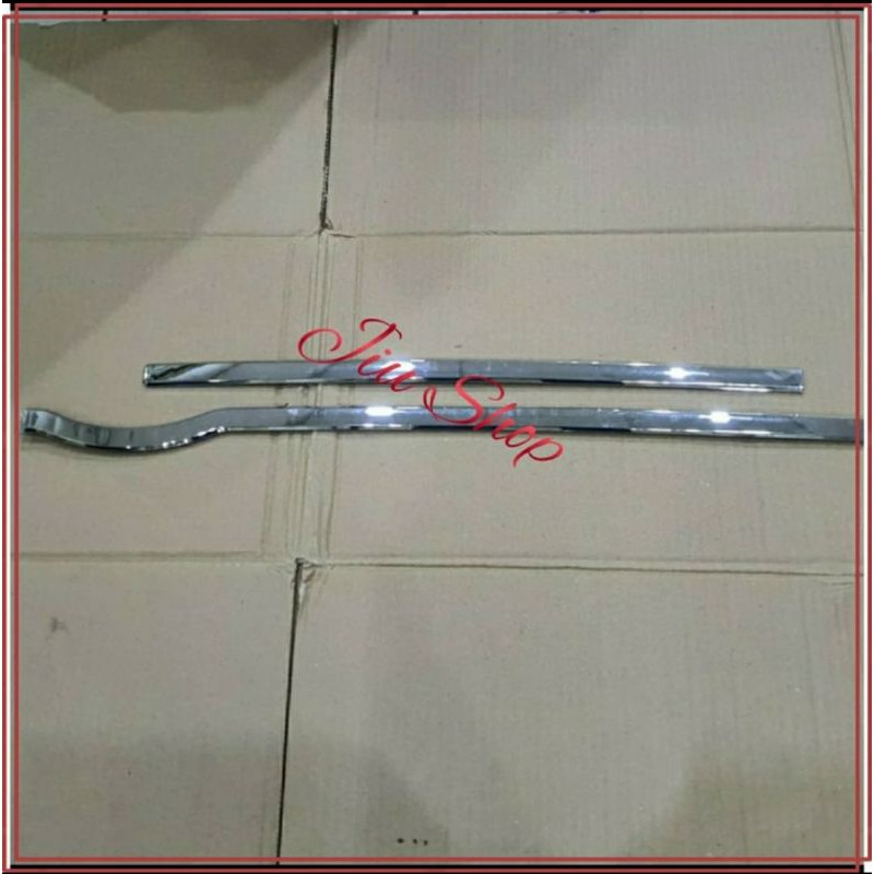 List Kaca Belakang Chrome Avanza Xenia 2005-2011 Chrome