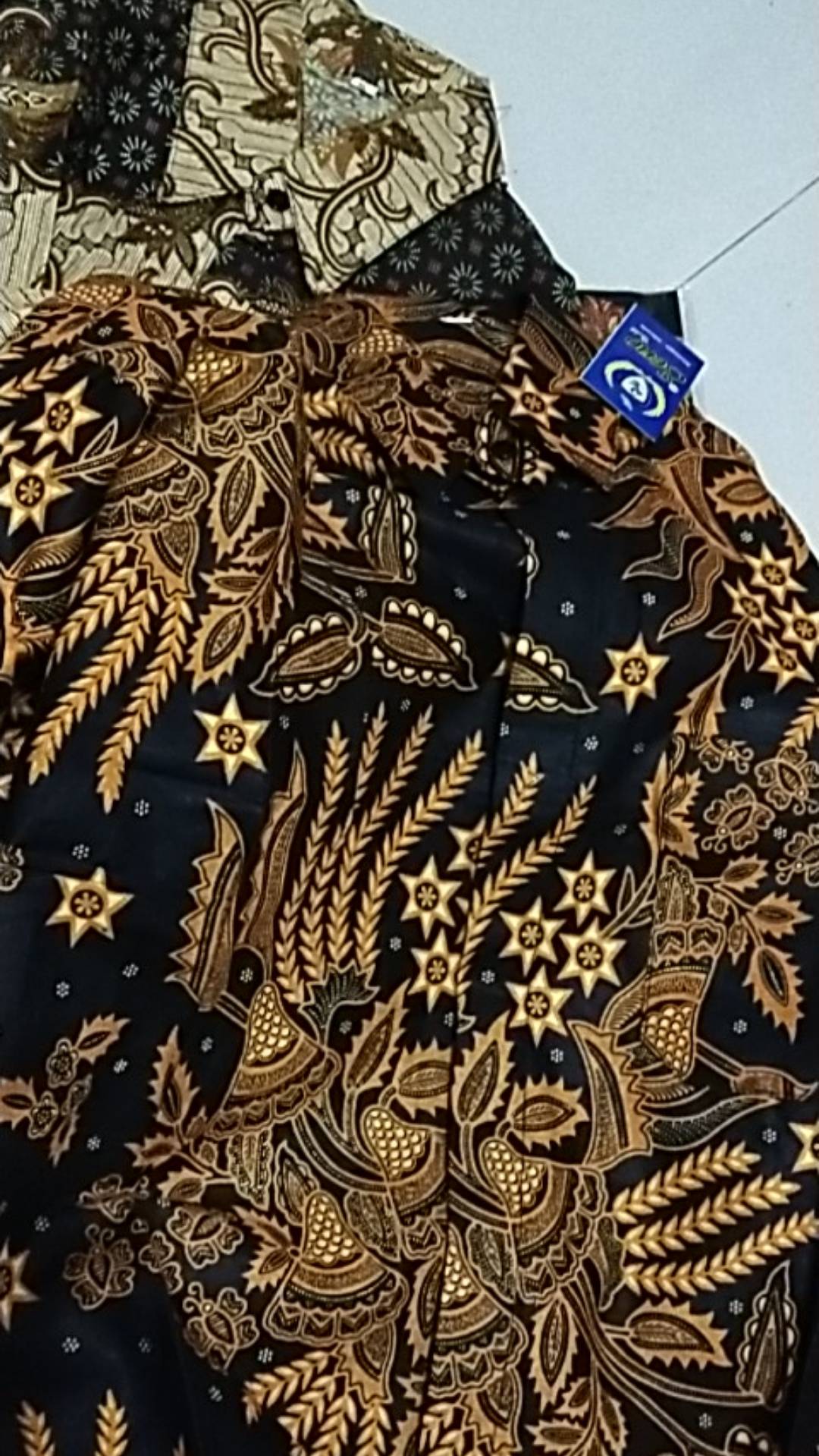 Kemeja Batik Pria Slim Fit Lengan Panjang Modern Artomoro
