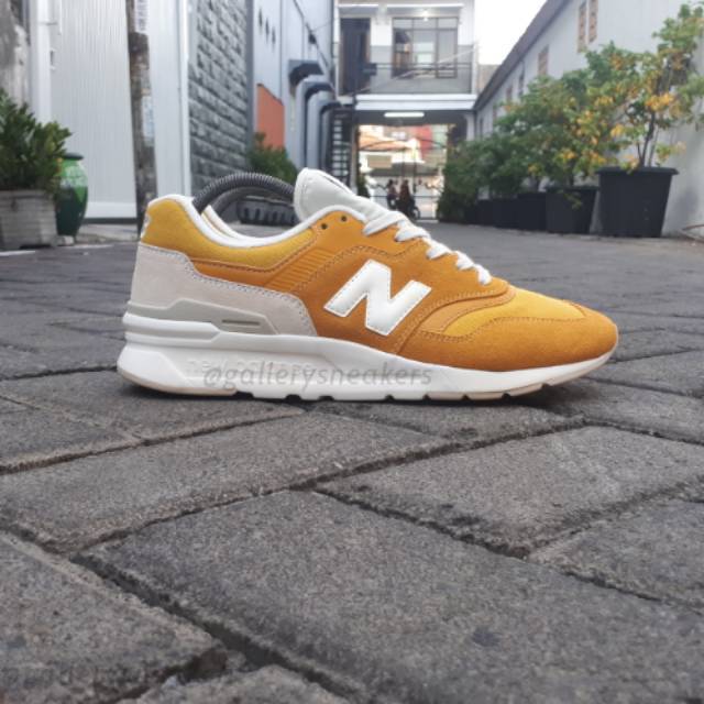 new balance yellow white