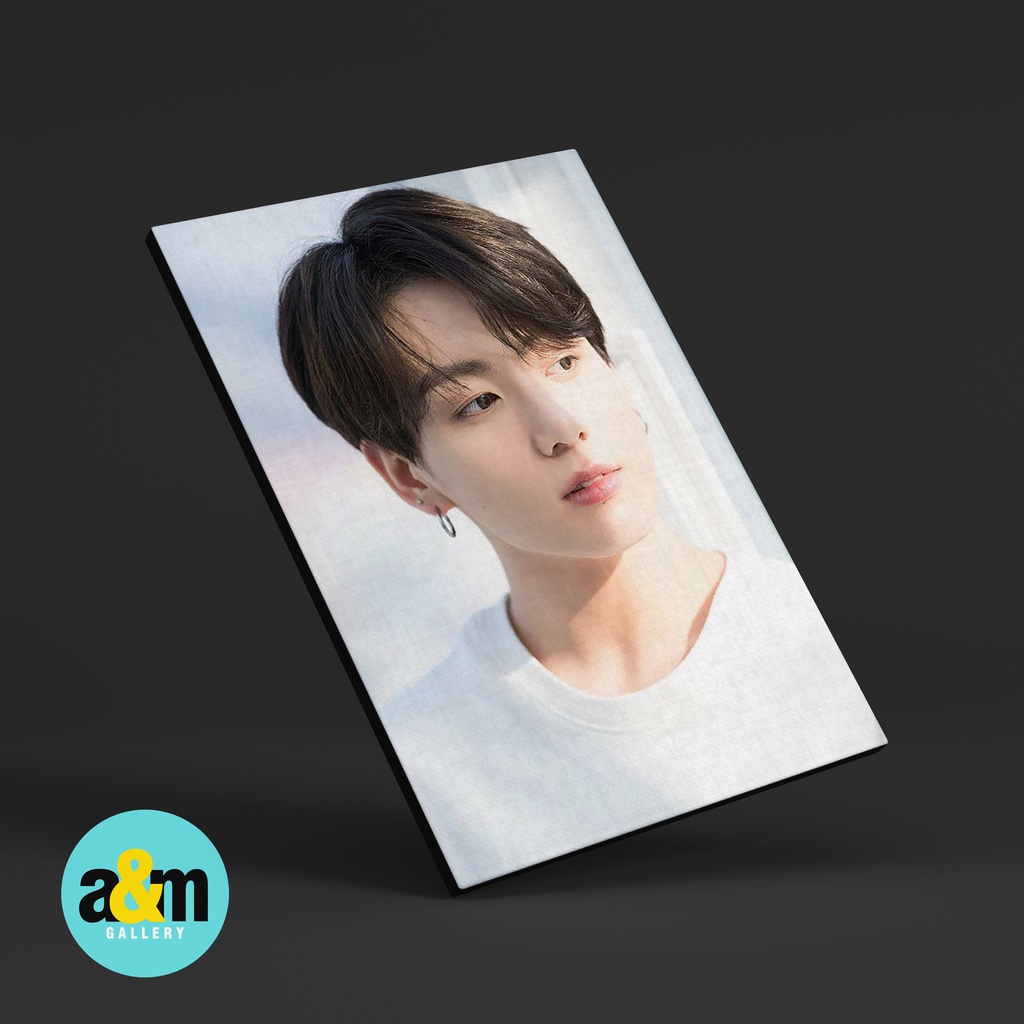 Poster Kayu Jungkook BTS Kim Hiasan Dinding Kamar K-POP I Pajangan Dinding Kamar K-POP Wall Decor Kamar - A&amp;M