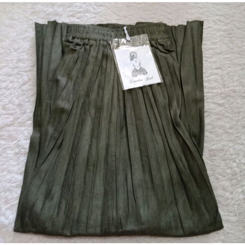 Rok prisket suede LONDON GIRL import panjang 80cm &amp; 95cm | rok prisket suede hitam coksu brown | rok suede import | rok suede premium | rok susun hitam | rok susun premium | rok susun sekat import