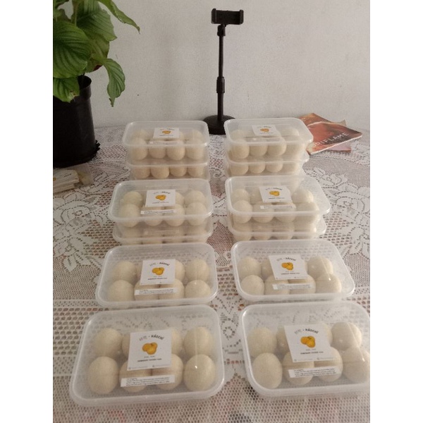 

Onde-onde frozen original (1 kotak isi 8pc)