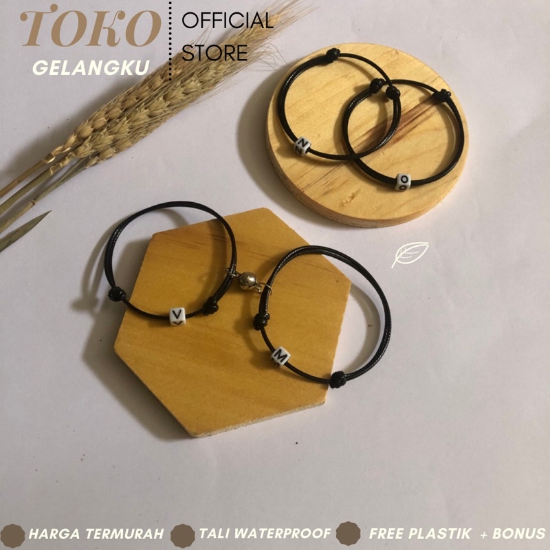 (2 Gelang) Gelang Dadu Putih Couple Magnet / Huruf Inisial Unik ala Esthetic Vintage / Tali Premium waterproof / Couple Sahabat dan Pacar / Real pict Murah