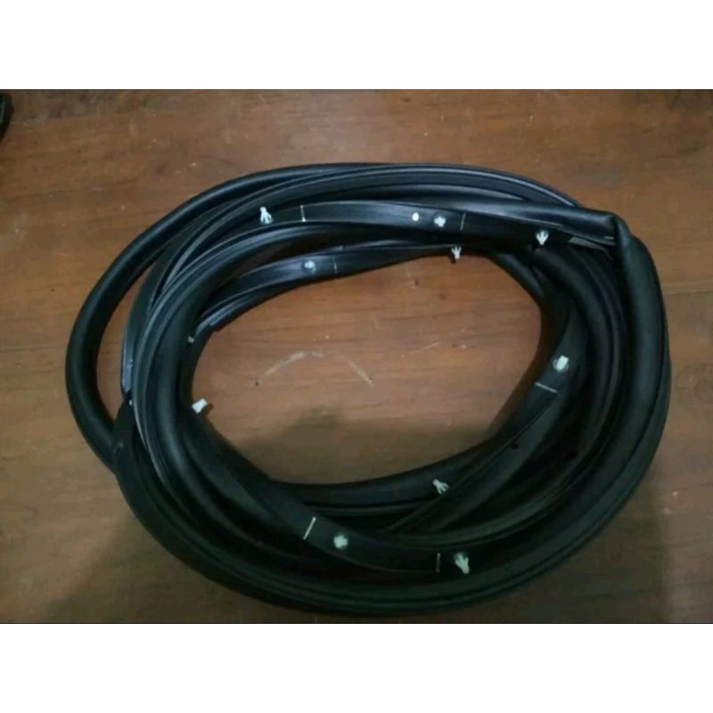 KARET PINTU MITSUBISHI LANCER SL 82 - 84