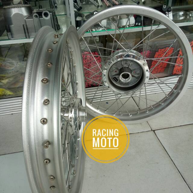 PAKET VELG CHAMP MOTOR VIXION OLD-RX KING-MX KING-VIXION NEW VELG RING18 LEBAR 185-215 PLUS STEL
