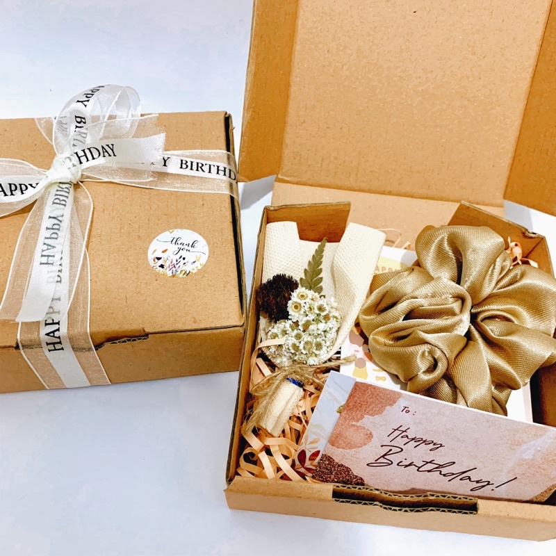 

Chocolate Birthday Hampers (BISA REQUEST NOTE)