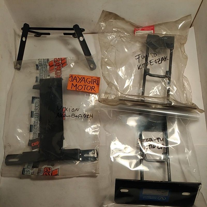 Dudukan Plat Nomor Depan Byson Satria FU 150 Vixion Bison Cover Bracket Breket Braket Tempat Tiang