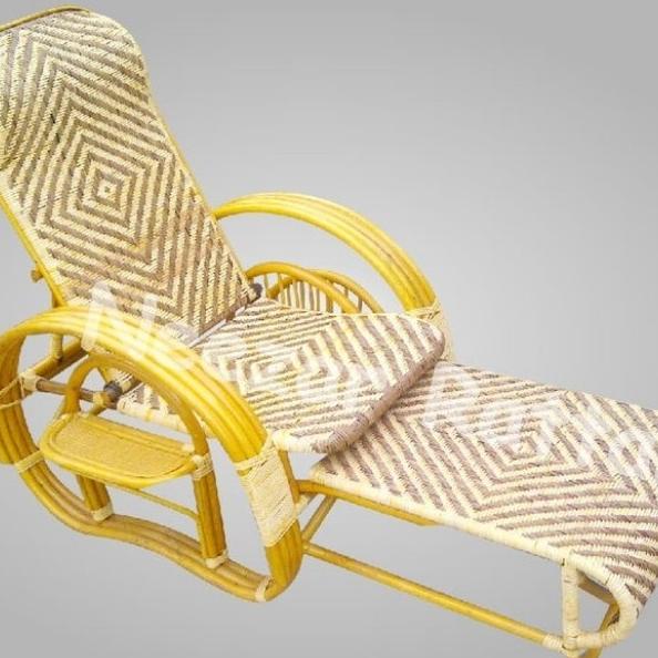 Kursi Malas Rotan / Kursi Santai